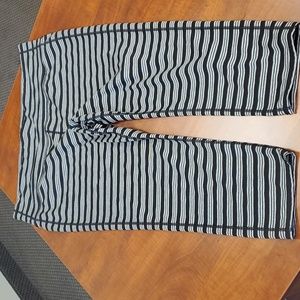 Athleta 1X Black/Gray Striped Leggings EUC
